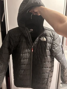 The North Face Black Boys Size XL Jacket ~ Youth / Boys / Garçon Puffer Coat - Picture 1 of 11