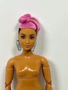 Barbie fashionista 95. Body swapped. - Picture 1 of 2