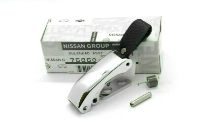 Trava de vidro Datsun 510 2 portas genuína traseira quarto trava alça assy. - Imagem 1 de 4