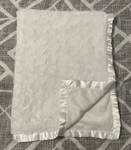 Baby Dumpling Blanket Heaven Sent Satin Trim Luxe Plush Throw White Plush - Imagen 1 de 6