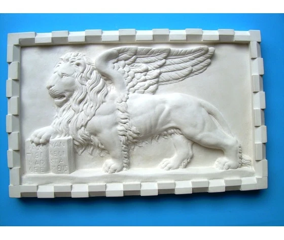- FATTO A MANO - BASSORILIEVO IN CEMENTO BIANCO -Leone di San Marco- (Prodotto laccato bianco)