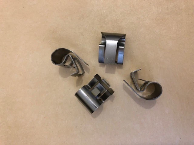 4 x Fiat Lancia 1970, 1980 y 1990 128 127 X1/9 nueva pastilla de freno clips antichatter Foto 1 de 1