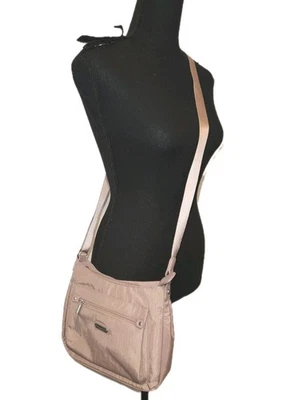 ¡NUEVO SIN ETIQUETAS! Bolso Baggallini rosa rubor claro con muñeca RFID 9,5x8,25 Foto 1 de 4