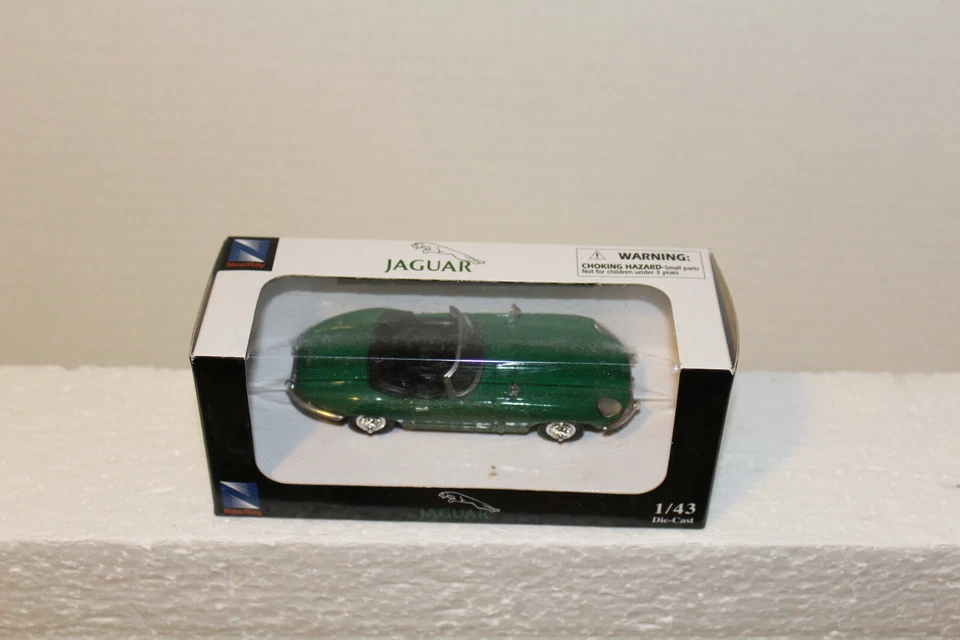 NEW-RAY DIECAST- 1961 "E" Jaguar Cabriolet 1:43 SCALE - Image 1 of 1
