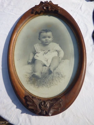 ancien grand cadre ovale en noyer ? avec photos d'enfant - Photo 1/4