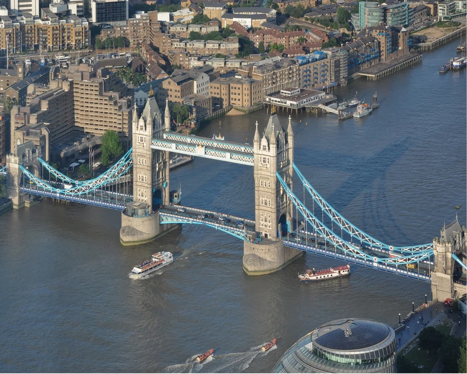 Tower Bridge in London 8x10 Photo Picture - Image 1 of 1