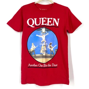 Queen Another One Bites The Dust Red Band Tee Size XS NWOT - Imagen 1 de 7