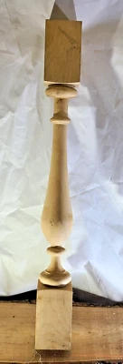 ¿Arce? Balaustres de husillo de madera torneada 32 x 3 1/2 pulgadas Foto 1 de 4