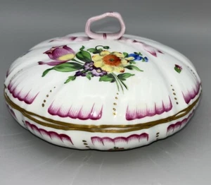 Herend Hungary Pink Ribbon Handle Hand Painted Flowers Lidded 17cm wide - Imagen 1 de 15
