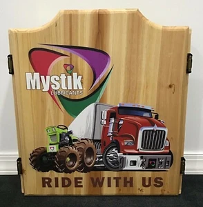 NEU! MYSTIK SCHMIERSTOFFE SAMMLER GARAGE HOLZ WANDBEHANG DARTSCHEIBE SCHRANK - Bild 1 von 3