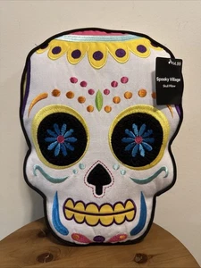Neu mit Etikett Spooky Village Halloween Sugar Skull Überwurf Kissen Dekor 14" x 10" - Bild 1 von 4