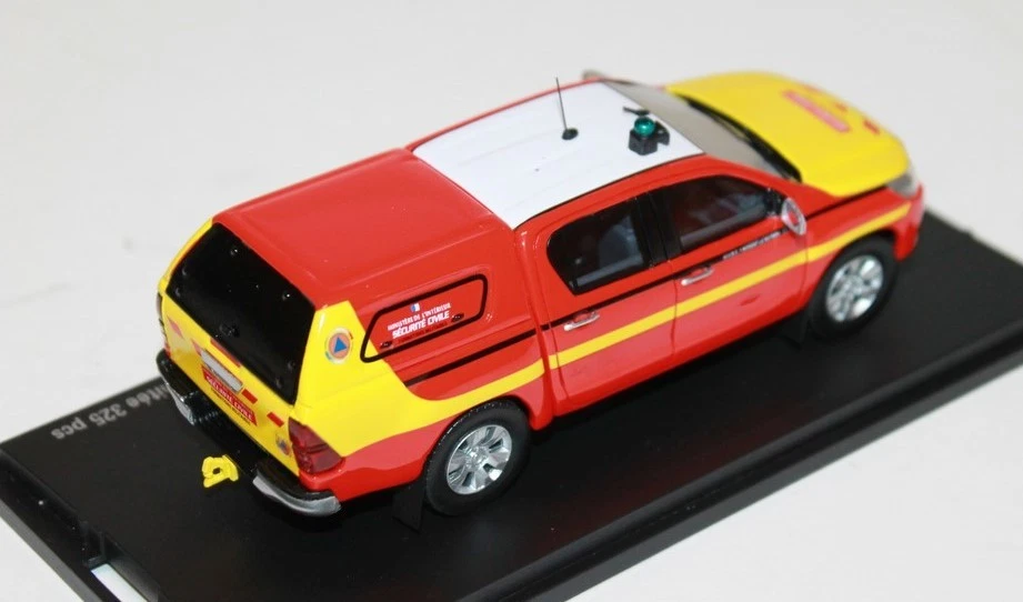 Toyota Hi-Lux Doppia Cabina VLTT Vigili Del Fuoco - Allarme 1/43