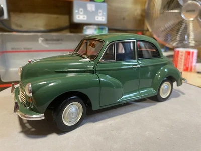 MORRIS MINOR saloon in almond green - Minichamps 1:18 - Image 1 of 4