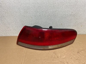 Luz trasera lateral del pasajero derecho convertible Chrysler Sebring 2001-2006 OEM N1139 - Imagen 1 de 11