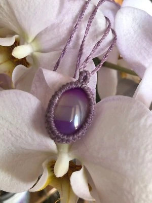 Collana Macramè con pietra agata striata viola - Immagine 1 di 4