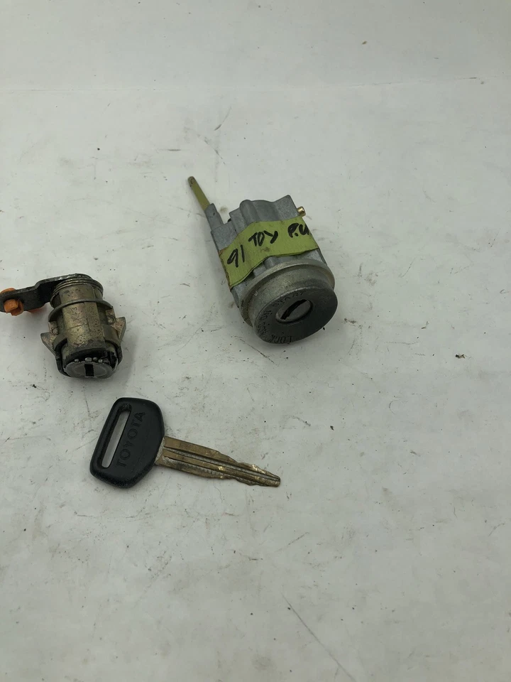 Toyota Pickup 1991 bloqueo de encendido con llave OEM juego original Foto 1 de 4