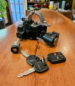 2008-2012 FORD FOCUS IGNITION SWITCH, DOOR LOCK, 2 KEYS IMMOBILIZER OEM - Picture 1 of 4