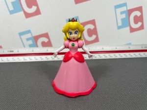 Jakks Super Mario 2" 2.5 Inch World of Nintendo Series Princess Peach Figure - Picture 1 of 4