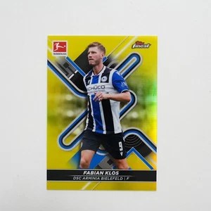 2021-22 Topps Finest Bundesliga Yellow Refractor /350 Fabian Klos #25 - Bild 1 von 2