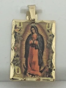 DIAMOND CUT Laser Image Virgin Of Guadalupe Gold gp Plated Square Pendant 25mm - Picture 1 of 2