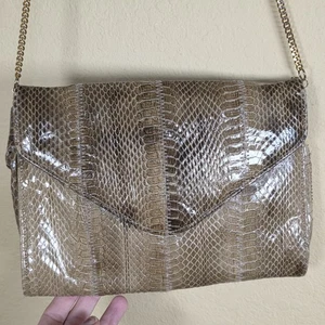 Vtg  Shiny Reptile Snake Skin Bag Purse Tan & Gold Pockets Medium chain strap - Picture 1 of 13