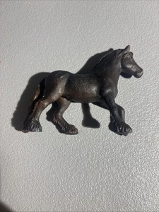Caballo yegua pony de piel negra SCHLEICH 13740. Retirado - Imagen 1 de 6