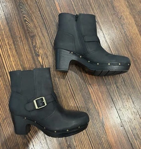Womens Clarks Black Leather Studded Heeled Clogs Moto Buckle Boots Size 8 NWOB - Picture 1 of 8