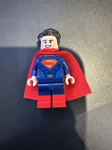 Lego BVS Superman Minifigure SH220 - Picture 1 of 2