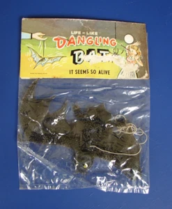 RARE 1970's DIME STORE COMIC BOOK Catalogue Mail Order LIFE-LIKE DANGLING BAT - Picture 1 of 9