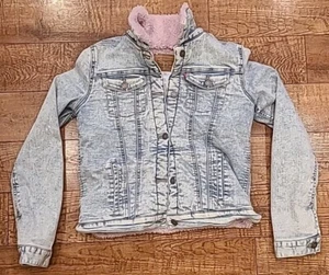 Levi Strauss light denim jacket with pink fleece lining Girls XL 13-15 - Picture 1 of 9