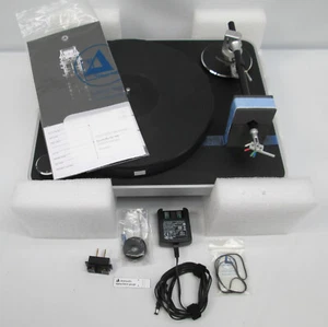NEW / NOB - Clearaudio Concept Belt Drive Turntable - MM - Picture 1 of 7