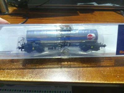 ROCO HO SCALE # 47359 FOUR AXLE TANK CAR-OEVA - Image 1 of 4