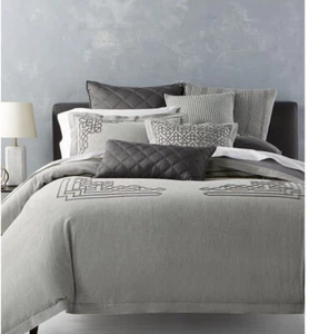 Hotel collection, fretwork duvet Cover, Queen - Picture 1 of 3
