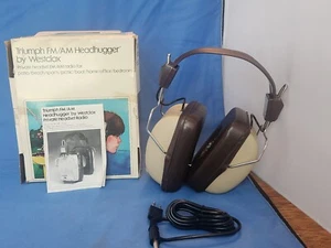 Vintage Westclox Triumph Headhugger AM / FM Radio MODEL #80139 with Cable/ Box - Picture 1 of 21