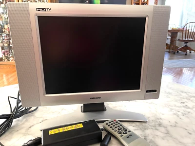Magnavox 15" 720p HDTV LCD TV/Monitor 15MF605T/17 with Remote and AC Adapter - Image 1 of 4