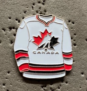 Team Canada 2002 White Olympic Jersey Hockey Pin - Imagen 1 de 1
