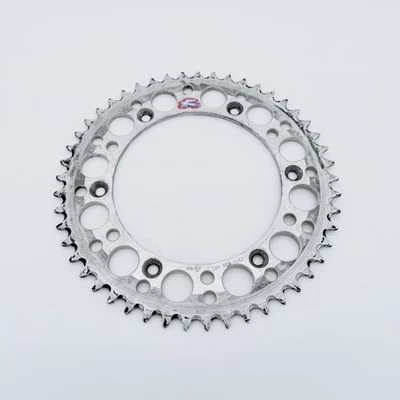 Roda dentada traseira ultraleve 49T Yamaha YZ 125 250 Renthal 1981 - 1998 - Imagem 1 de 4