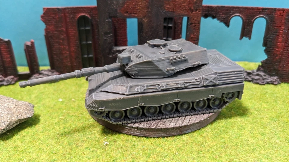 Leopard 1 A4 Tedesco Carro Armato Kalter Guerra Kit di Costruzione 1/87 1/72 1 - Immagine 1 di 3