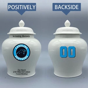 Urna mediana de cerámica para tema de fútbol americano Carolina Panthers, texto y número personalizados - Imagen 1 de 5