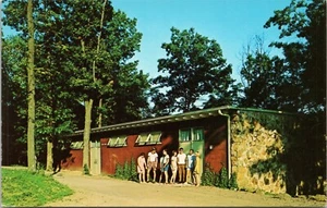 Meeting House Pilgrim Hills United Church Of Christ Brikhaven , Ohio Postcard - Picture 1 of 2