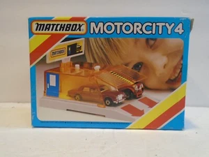 Matchbox Motorcity 4 Garage - Picture 1 of 6