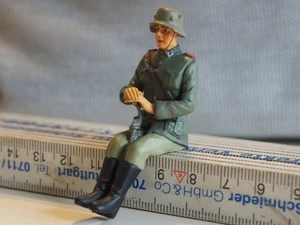 Hausser, Soldat, ca. 7 cm, Masse / Kunststoff, Sitzend, # 3 - Bild 1 von 3
