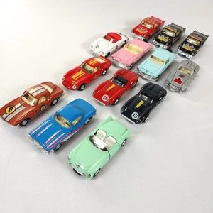 Lote de 13 Coches Die-Cast Pull-Back De Colección - Modelos Corvette y Ferrari - Todos Funcionan - Imagen 1 de 16