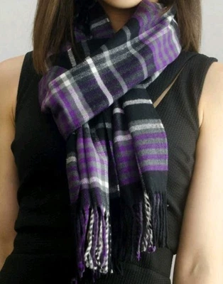 Bufanda envolvente de cuello con flecos con sensación de cachemir diseño de Italia púrpura a cuadros Preppy Academia  Foto 1 de 4