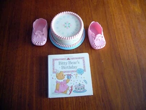 American Girl Bitty Baby Happy Birthday Kuchen Schuhe musikalisches Pop-up-Buch - Bild 1 von 4