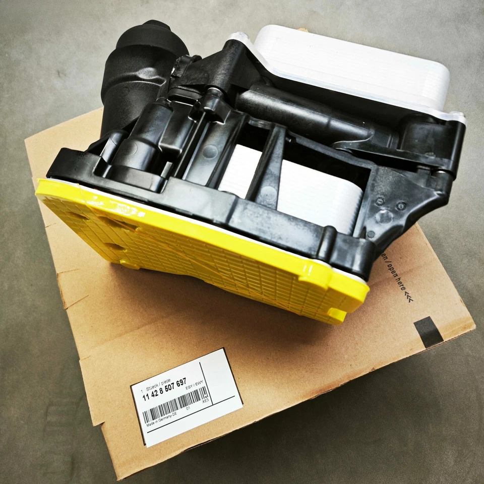 11428507697 NEW Oil Filter Housing for BMW 2014-2016 3.0T 535D Foto 1 de 4