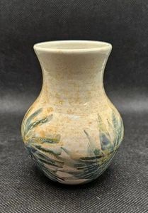 Beautiful Jo Lester, Handmade Isle Of White Studio Pottery Vase - Picture 1 of 8
