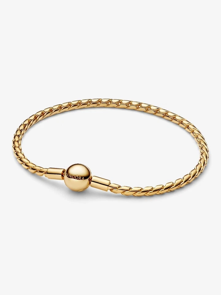 BRAND NEW DESIGN Pandora Moments Round Clasp 14k Gold Plated Bracelet 564028C00 - Image 1 of 4