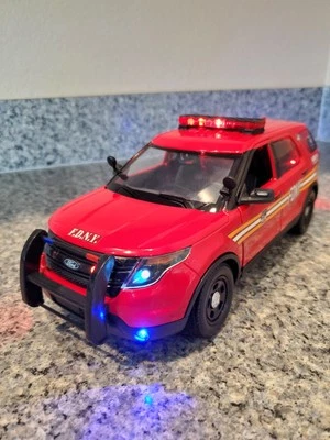New York Fire Dept.   -  Ford Explorer w/ All Flashing Lights - Image 1 of 4