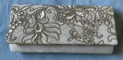 Bolso de mano vintage sin marca con correas color beige Foto 1 de 4